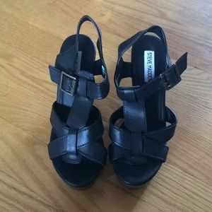 Black wedges